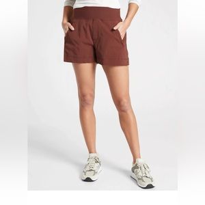 Athleta Trekkie North Short